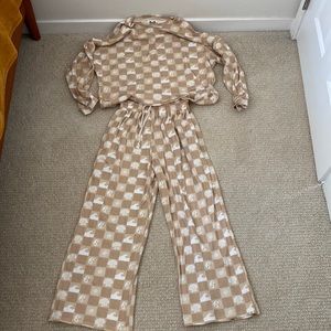Salty Shreds matching lounge set. Size Small.
